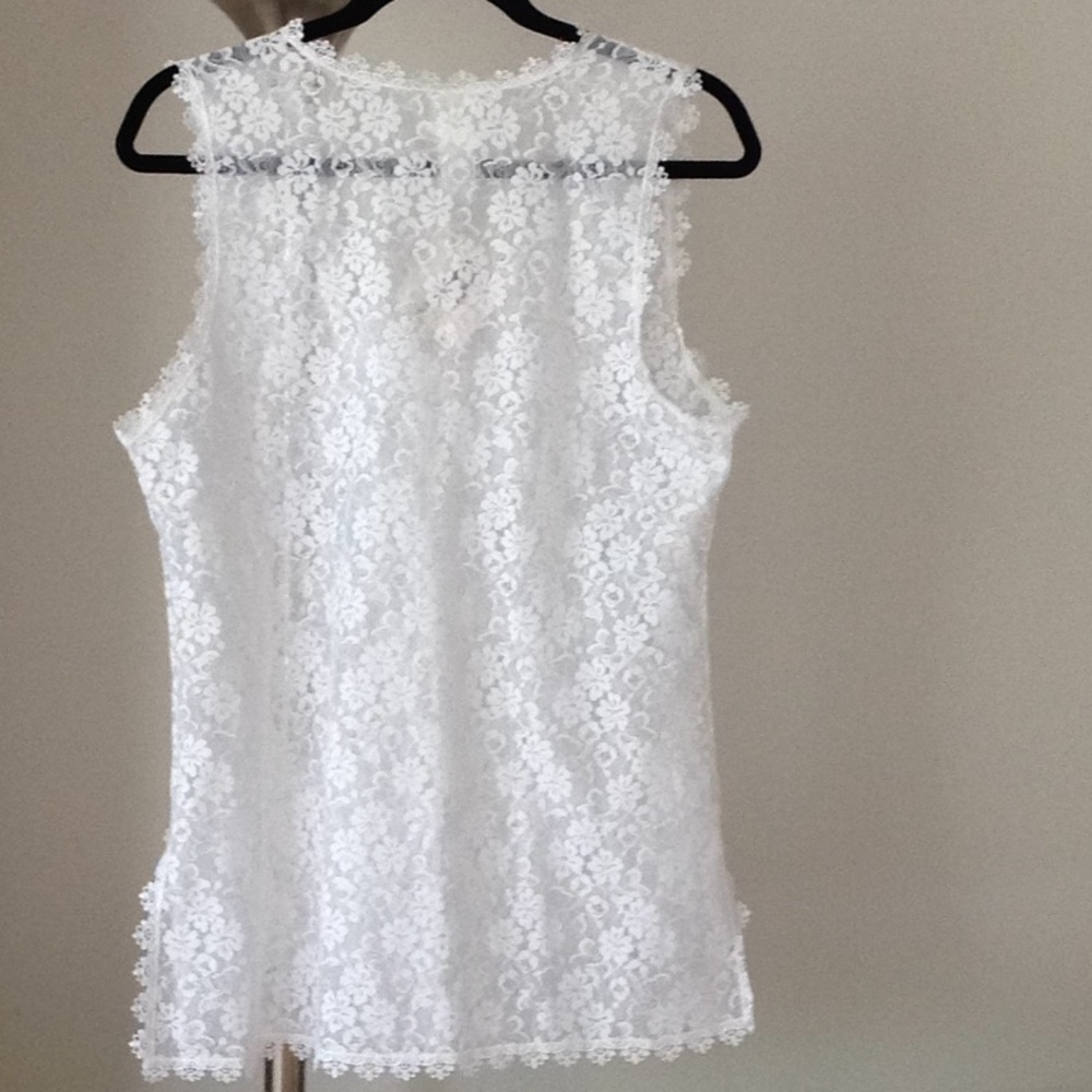 🍃🌹White Elegance - 'Pure White Lace' Top